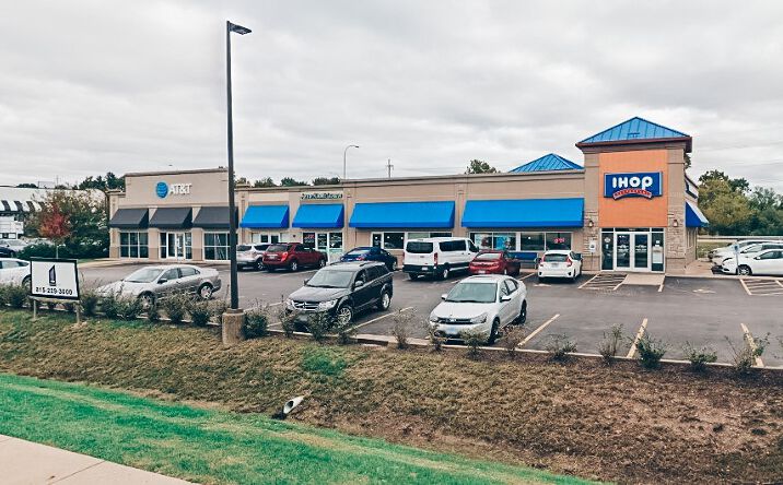 Pictures of Retail property located at 5012 N Big Hollow Rd, Peoria, IL 61615 for lease - image #1
