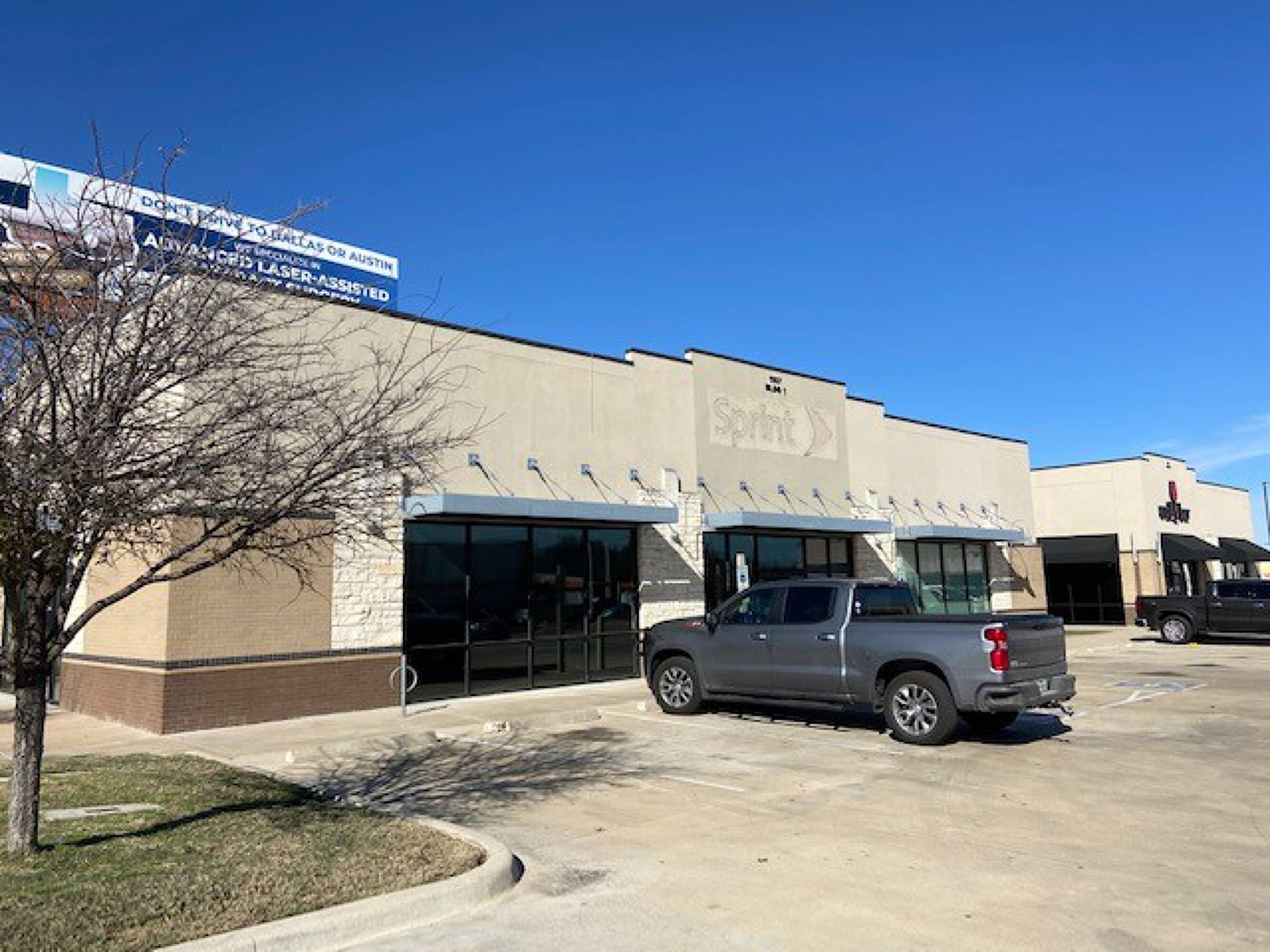 1107 N Valley Mills Dr, Waco, TX 76710