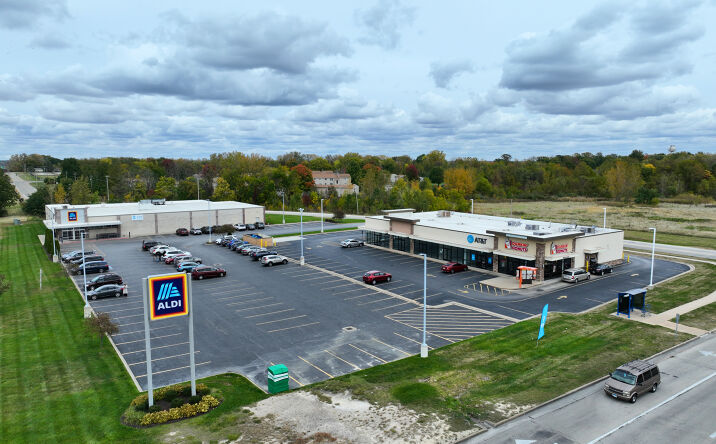 Pictures of Retail property located at 1210 18th Street, Silvis, IL 61282 for lease - image #1