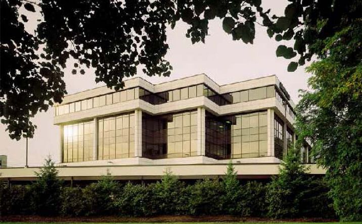 Pictures of Office property located at 510 Thornall St, Edison, NJ 08837 for lease - image #1