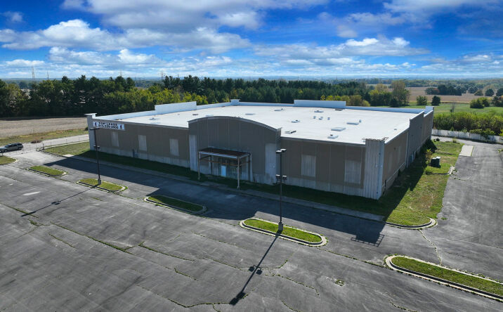 Pictures of Retail property located at 8445 Chandan Dr, Rockford, IL 61108 for lease - image #1