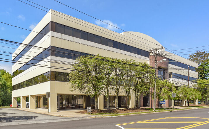 Pictures of Office property located at 201 W Passaic St, Rochelle Park, NJ 07662 for lease - image #1