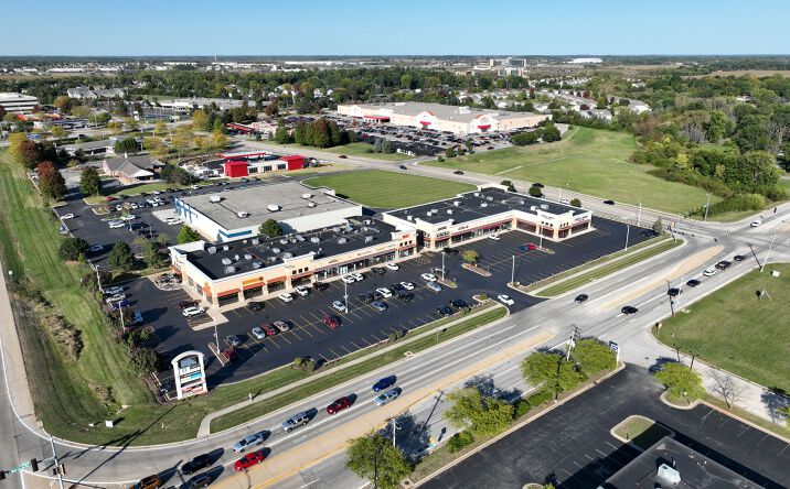 Pictures of Retail property located at 3001 N Perryville Rd, Rockford, IL 61114 for lease - image #1