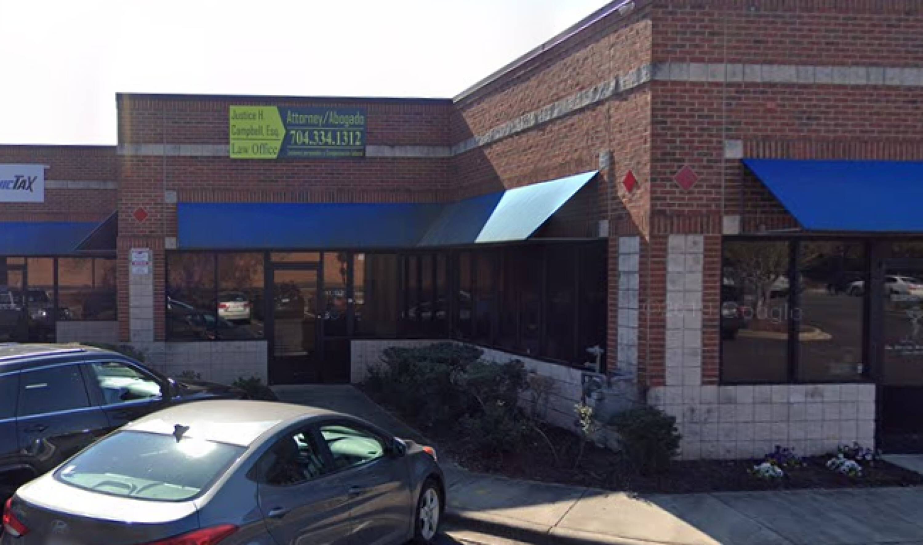 7701 Sharon Lakes Rd, Charlotte, NC 28210