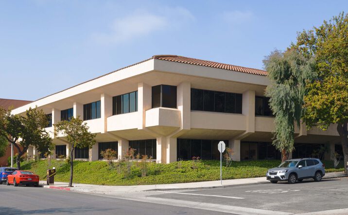 Pictures of Office property located at 3585 Maple St, Ventura, CA 93003 for lease - image #1