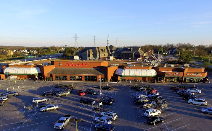 Pictures of Retail property located at 1054 Wds Ml Plz, Chesterfield, MO 63017 for lease - image #1