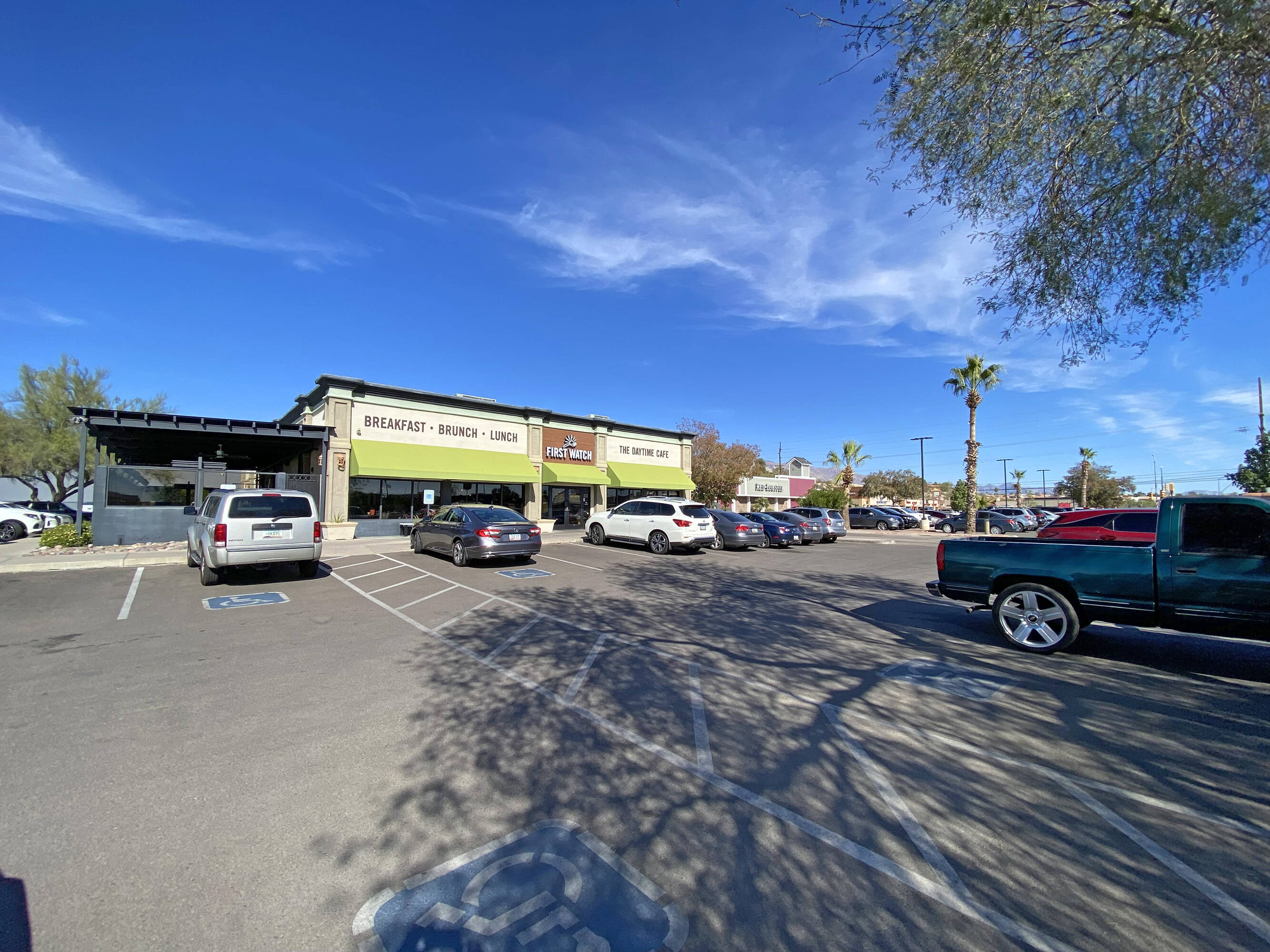 5001 N Oracle Rd, Tucson, AZ 85704