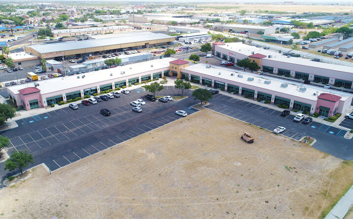 Pictures of Office property located at 5711 McPherson Rd, Laredo, TX 78041 for lease - image #1