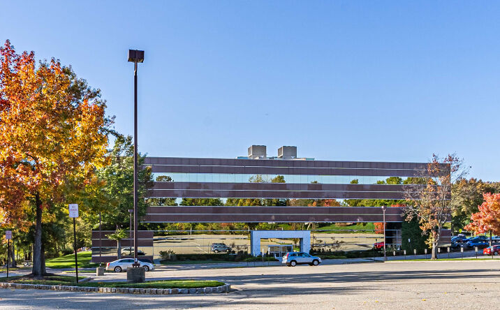 Pictures of Office property located at 35 Waterview Blvd, Parsippany-Troy Hills, NJ 07054 for lease - image #1