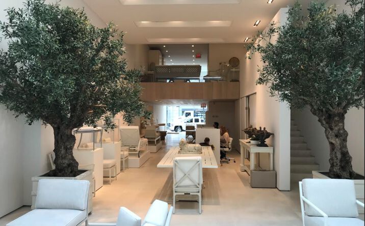 Pictures of Retail, Restaurant property located at 211 E 59th St, New York, NY 10022 for lease - image #1