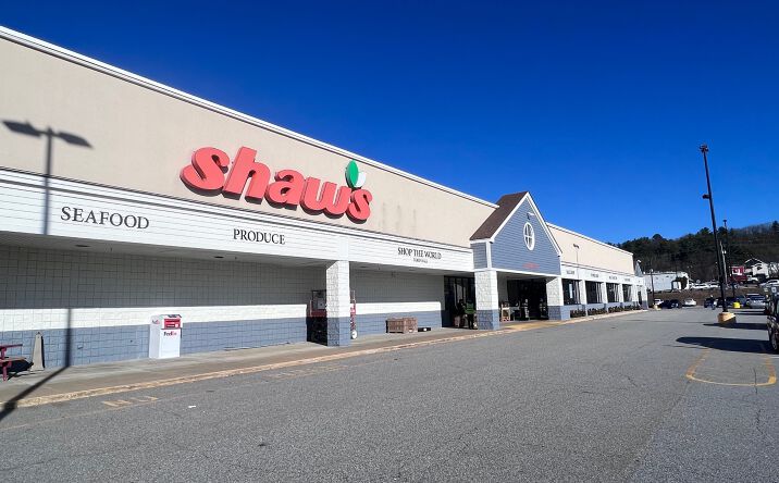 Pictures of Retail property located at 1328 Hooksett Rd, Hooksett, NH 03106 for lease - image #1