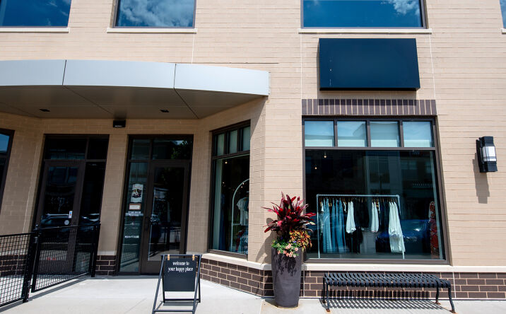 Pictures of Retail property located at 1450 SW Vintage Pkwy, Ankeny, IA 50023 for lease - image #1