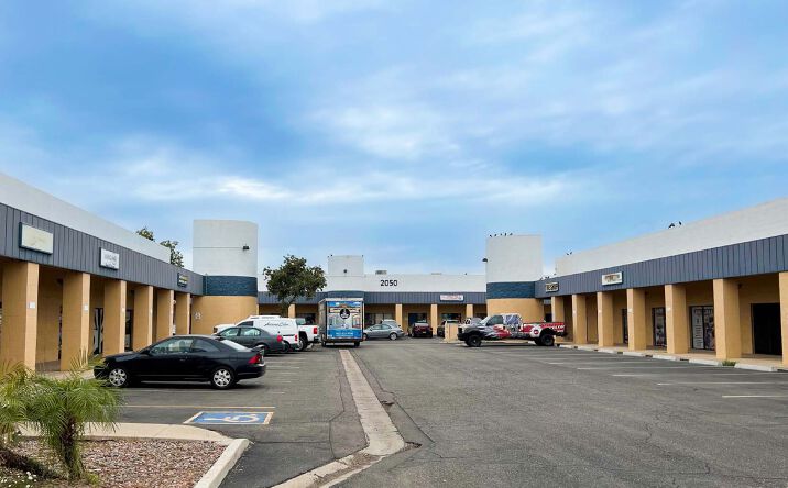 Pictures of Industrial property located at 2030 - 2050 W Deer Valley Rd, Phoenix, AZ 85027 for lease - image #1