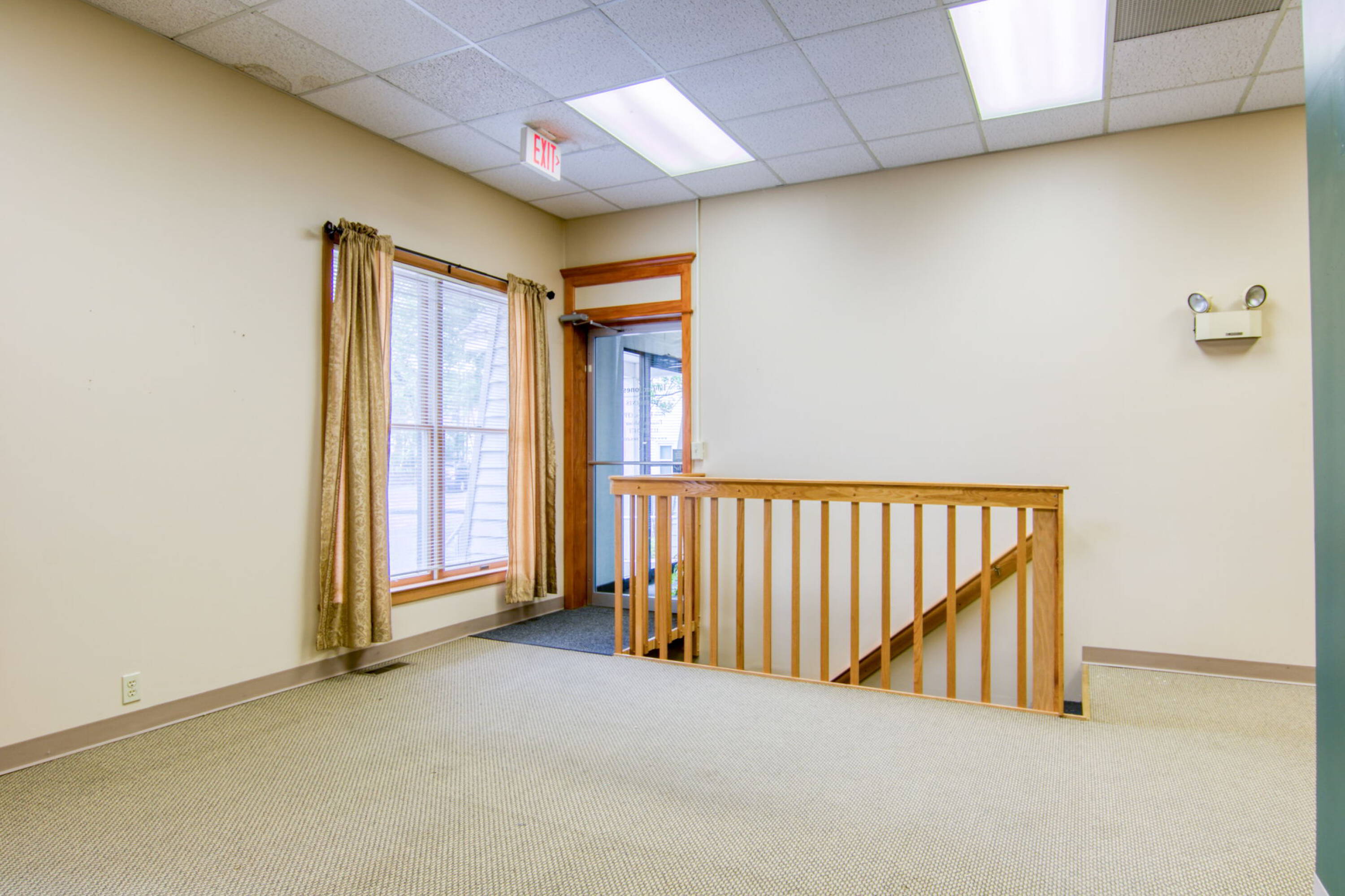 30 Shaker Rd, East Longmeadow, MA 01028