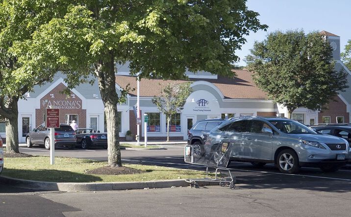 Pictures of Retail property located at 5 River Rd, Wilton, CT 06897 for lease - image #1