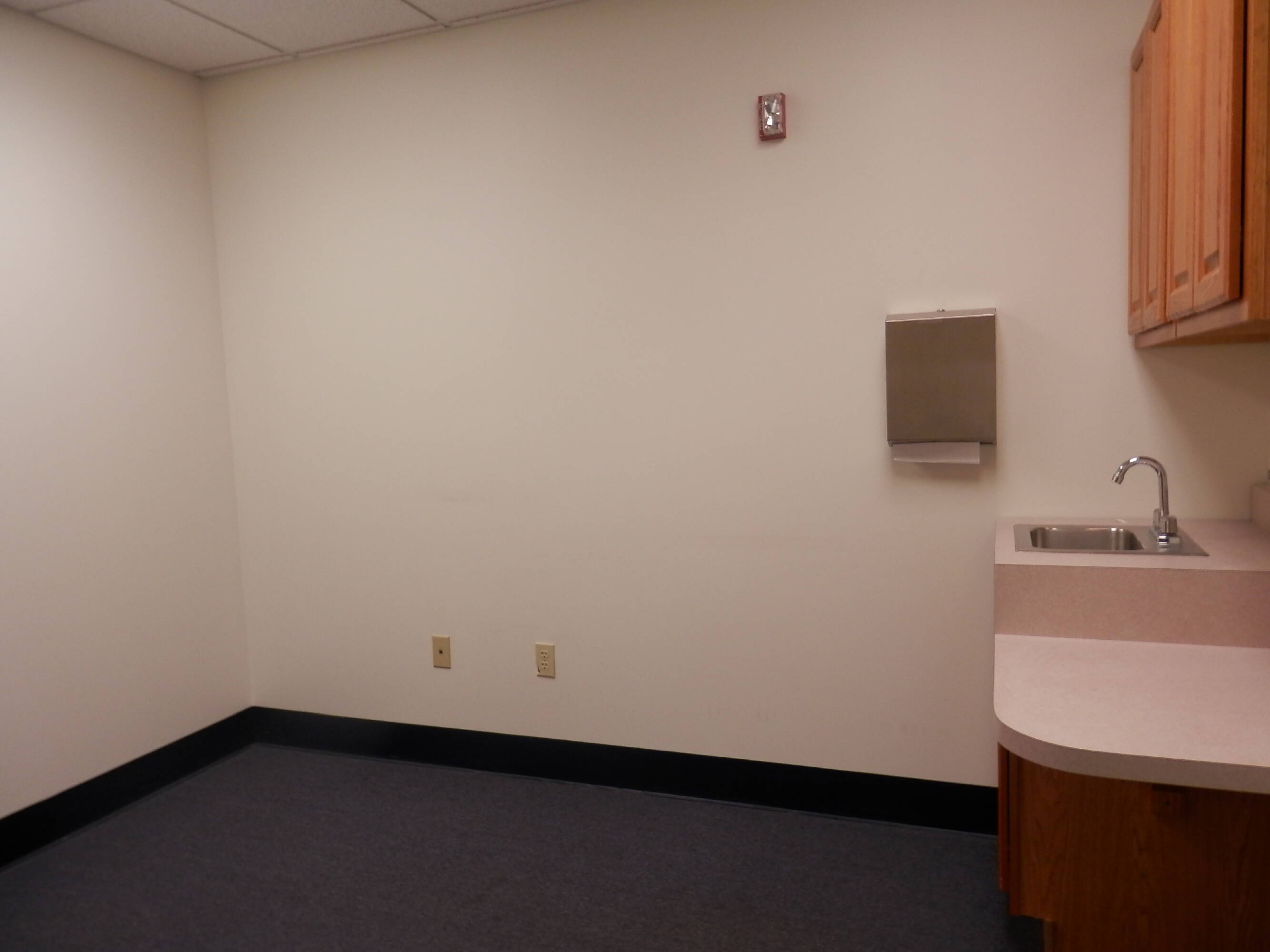 2501 Chatham Rd, Springfield, IL 62704