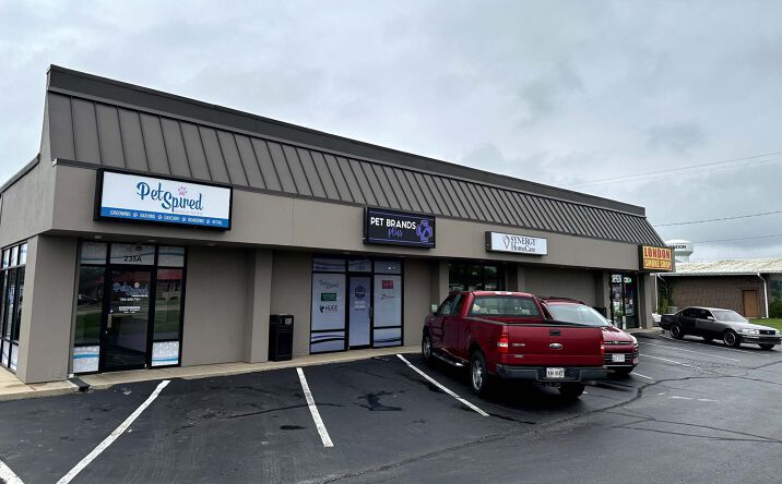 Pictures of Retail, Industrial property located at 231 Lafayette St, London, OH 43140 for lease - image #1