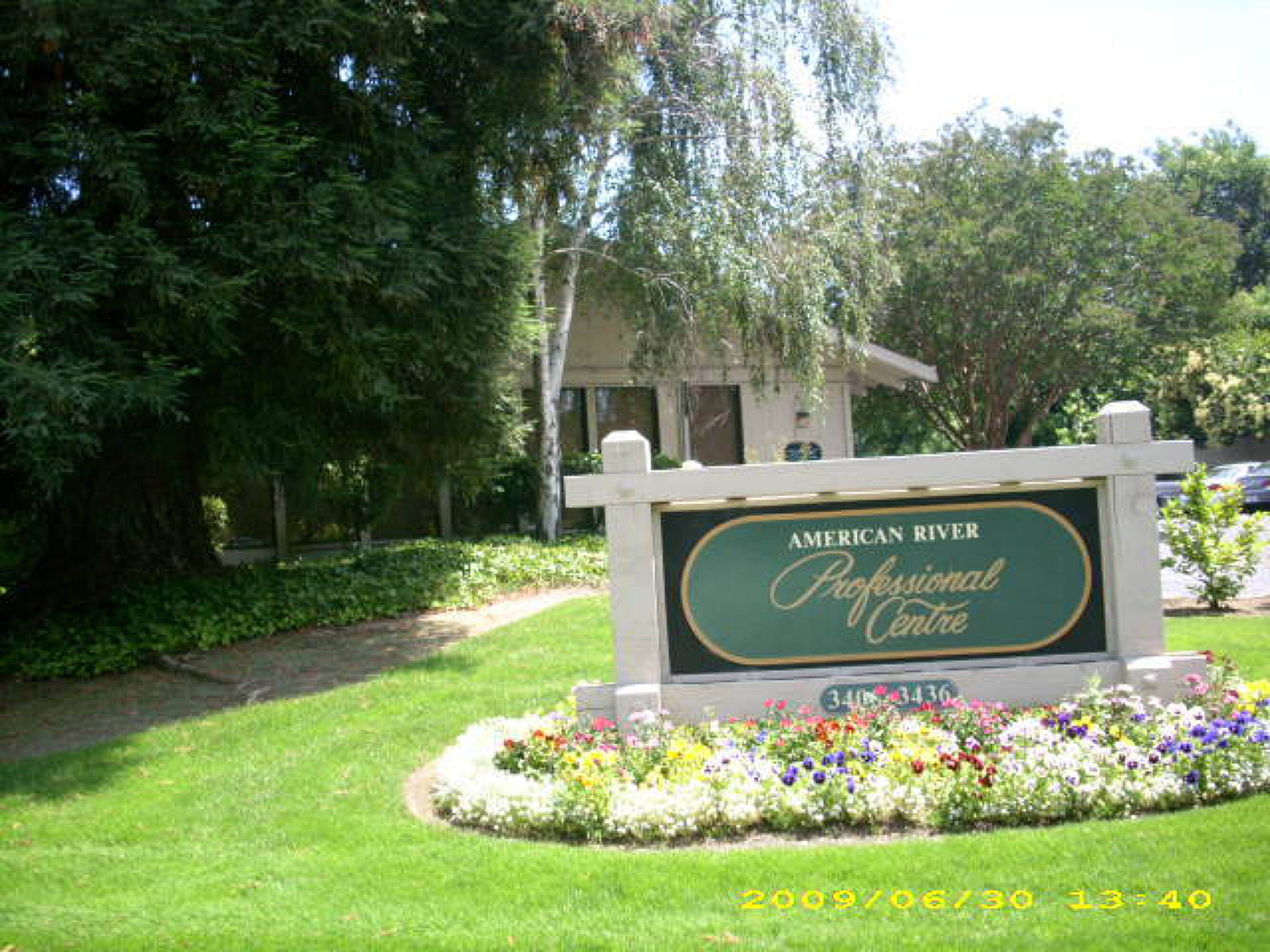 3406 American River Dr, Sacramento, CA 95864