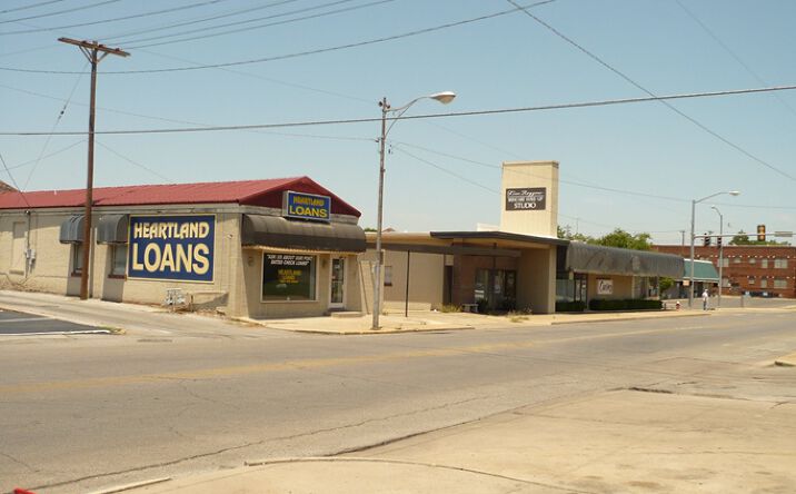 Pictures of Retail property located at 13 N 10th St, Duncan, OK 73533 for lease - image #1