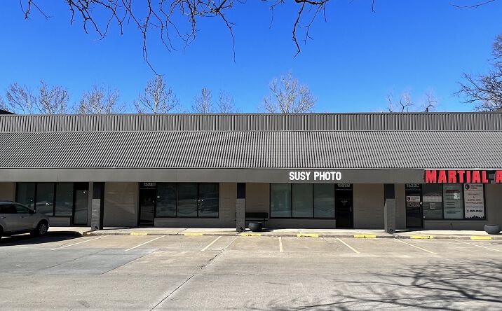 Pictures of Retail property located at 1522 NW Vivion Rd, KCMO, MO 64118 for lease - image #1