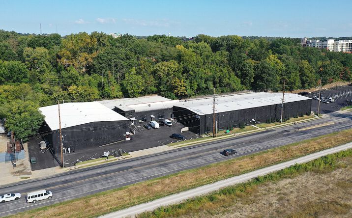 Pictures of Retail, Office, Industrial property located at 1735 S River Rd, Saint Charles, MO 63303 for lease - image #1