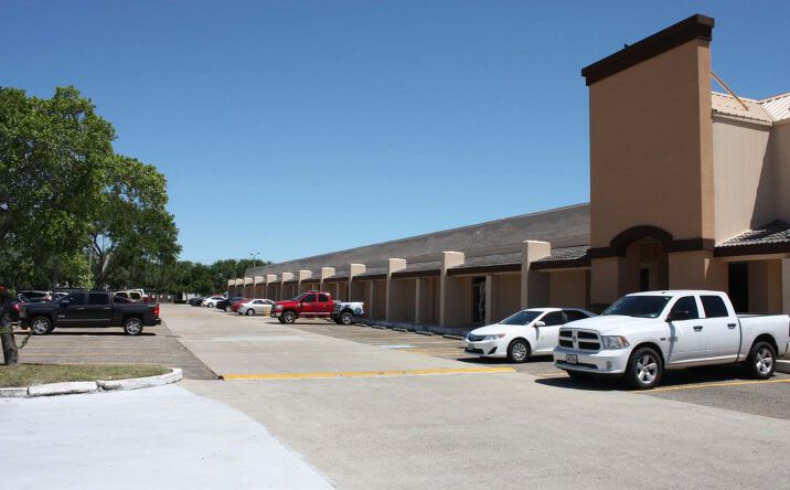 Pictures of Retail, Office, Restaurant property located at 4300 S Padre Island Dr, Corpus Christi, TX 78411 for lease - image #1