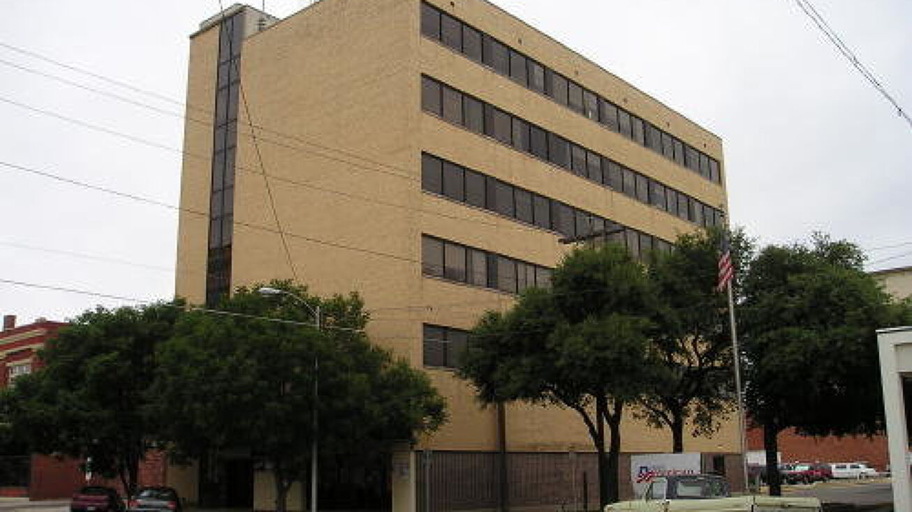 17 S Chadbourne St, San Angelo, TX 76903 Office Space for Lease The