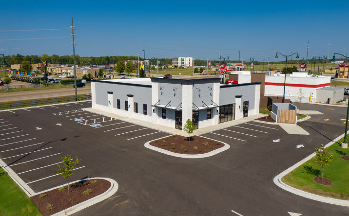 Pictures of Retail, Office, Restaurant property located at 233 Parkstone Pl, Jackson, TN 38305 for lease - image #1