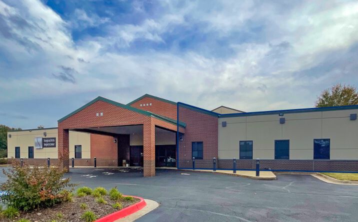 Pictures of Office property located at 3733 N Business Dr, Fayetteville, AR 72703 for lease - image #1