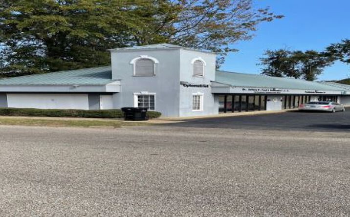 Pictures of Retail property located at 1967 Walnut St, Montgomery, AL 36106 for lease - image #1