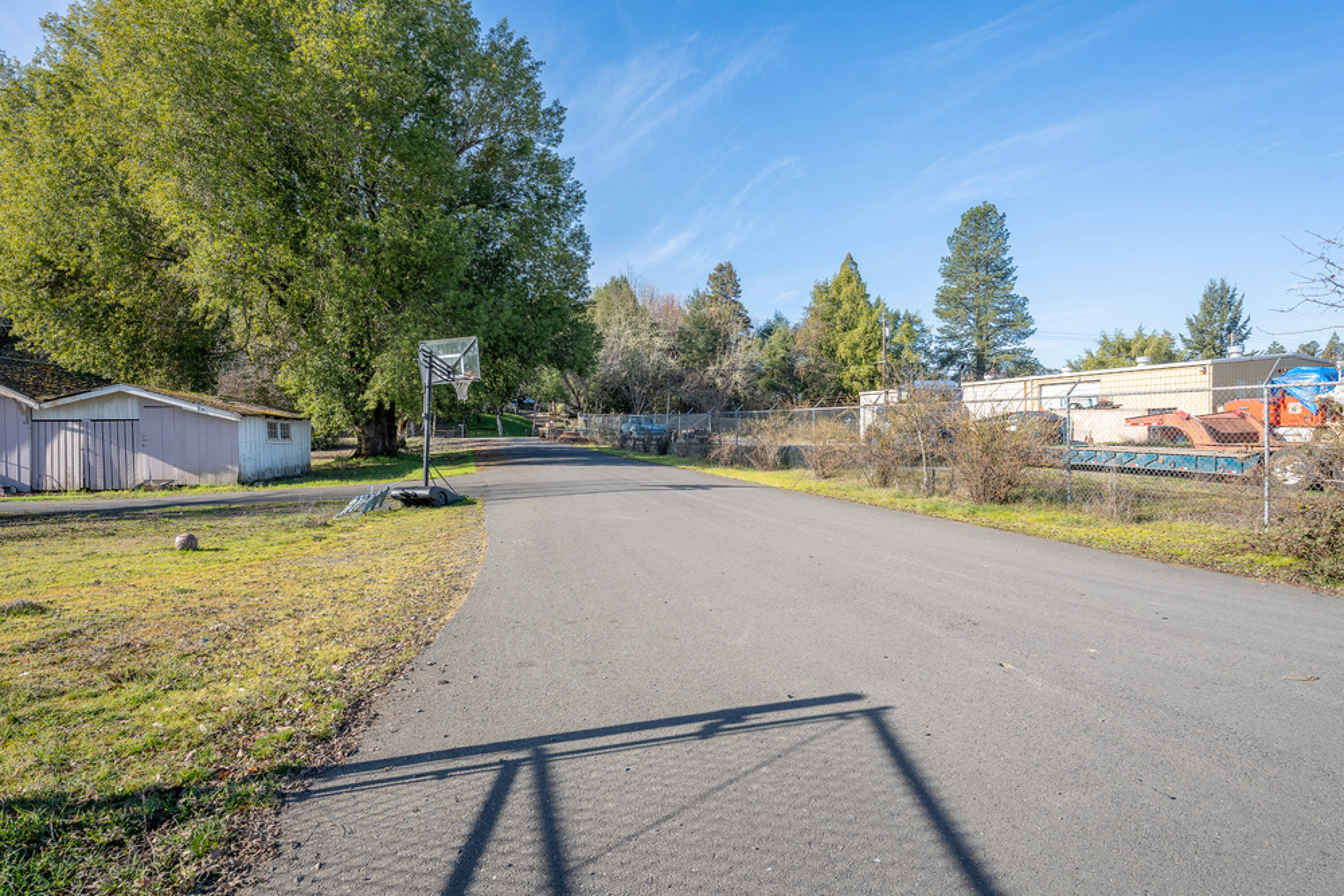 1435 Baechtel Rd, Willits, CA 95490