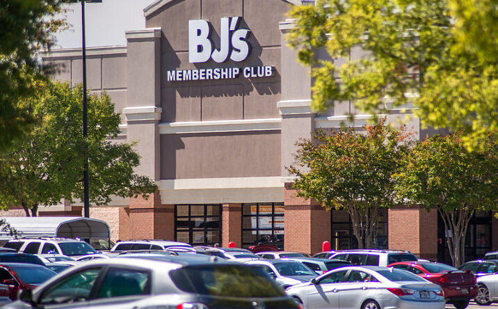 Pictures of Retail property located at 2370 Walnut St, Cary, NC 27511 for lease - image #1