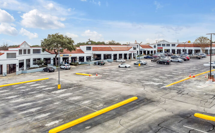 Pictures of Retail property located at 2318 Pat Booker Rd, Universal City, TX 78148 for lease - image #1