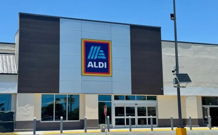 Pictures of Retail property located at 961 E Eau Gallie Blvd, Indian Harbour Beach, FL 32937 for lease - image #1