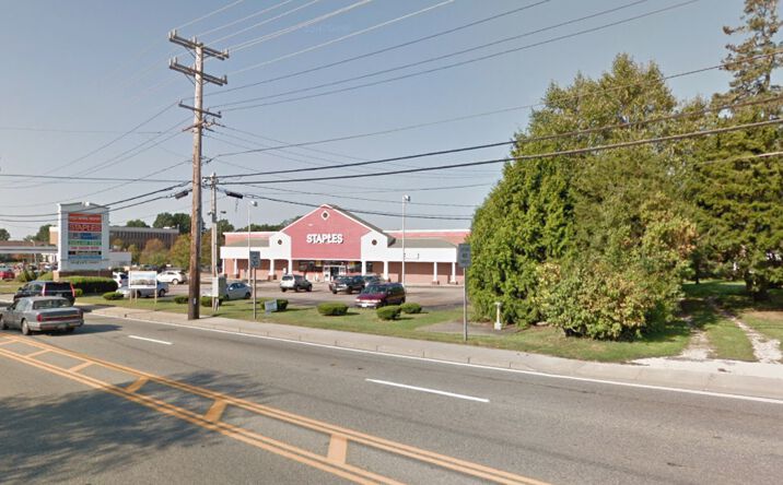 Pictures of Retail property located at 870 W Main Rd, Middletown, RI 02842 for lease - image #1