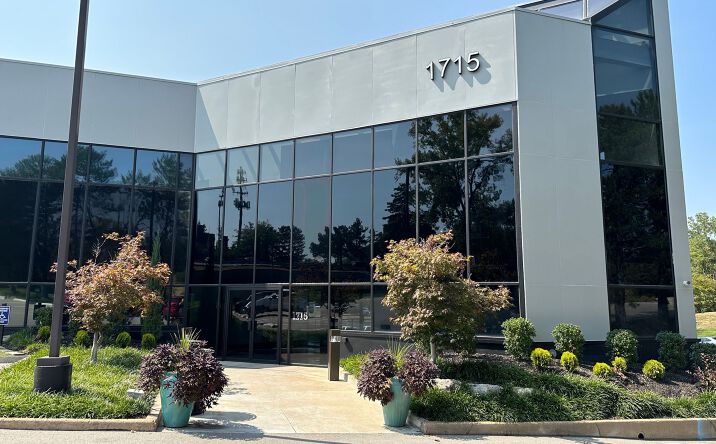 Pictures of Office property located at 1715 Deer Tracks Trail, Town and Country, MO 63131 for lease - image #1