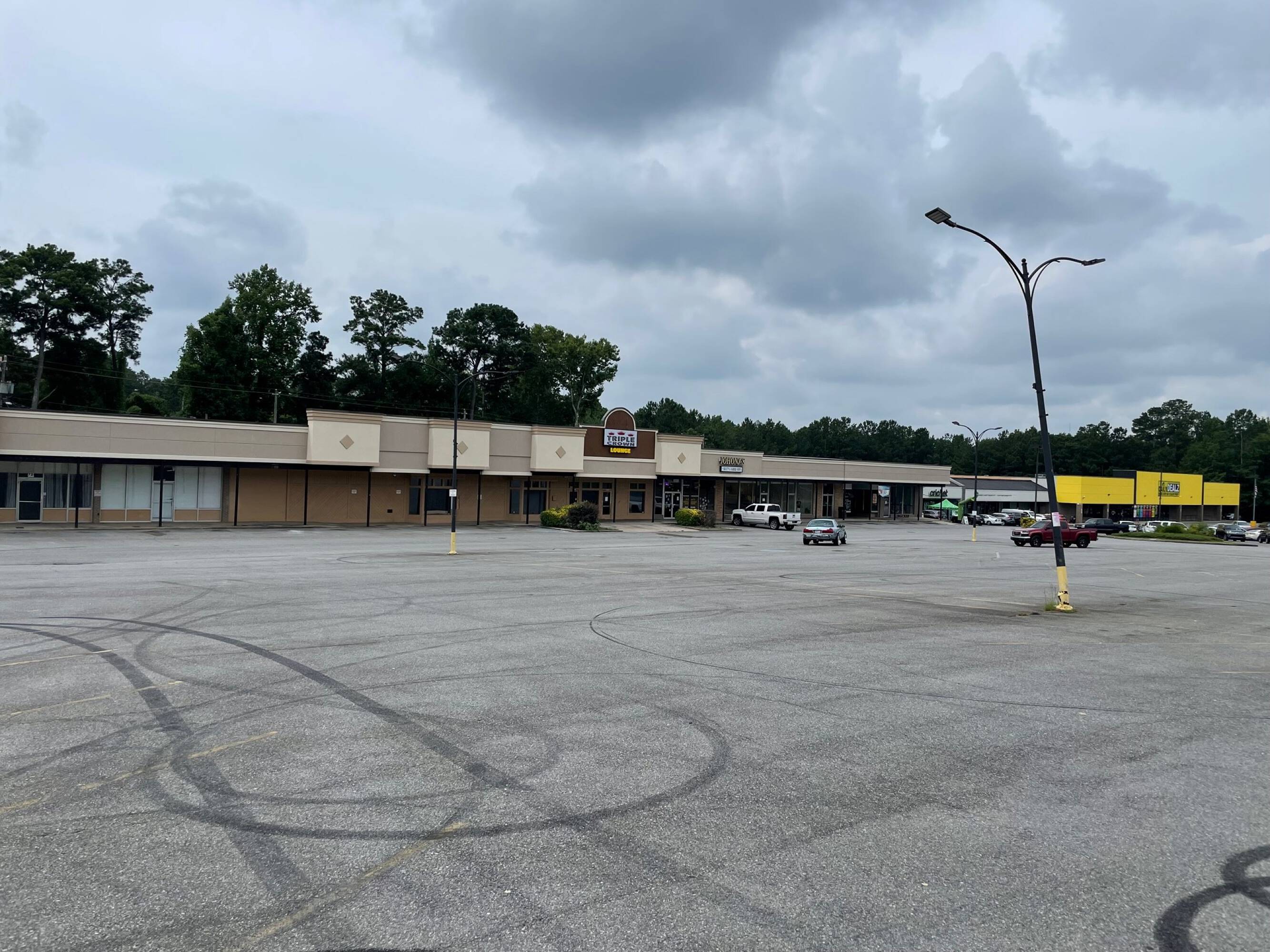 1605 Shurling Dr, Macon, GA 31211