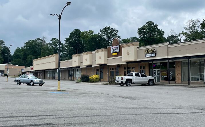 Pictures of Retail property located at 1605 Shurling Dr, Macon, GA 31211 for lease - image #1