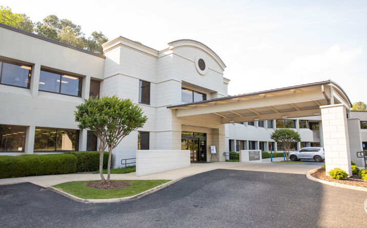 Pictures of Office property located at 200 Montgomery Hwy, Vestavia Hills, AL 35216 for lease - image #1