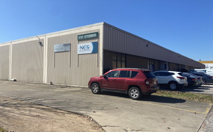 Pictures of Industrial property located at 1737 Stebbins Dr, Houston, TX 77043 for lease - image #1