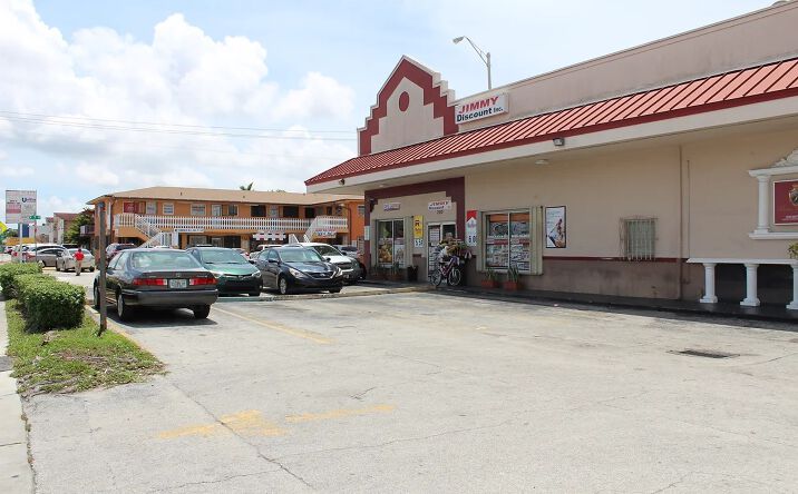 Pictures of Retail property located at 740 W 29th St, Hialeah, FL 33012 for lease - image #1