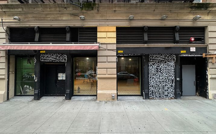Pictures of Retail, Restaurant property located at 19 Waverly Pl, New York, NY 10003 for lease - image #1