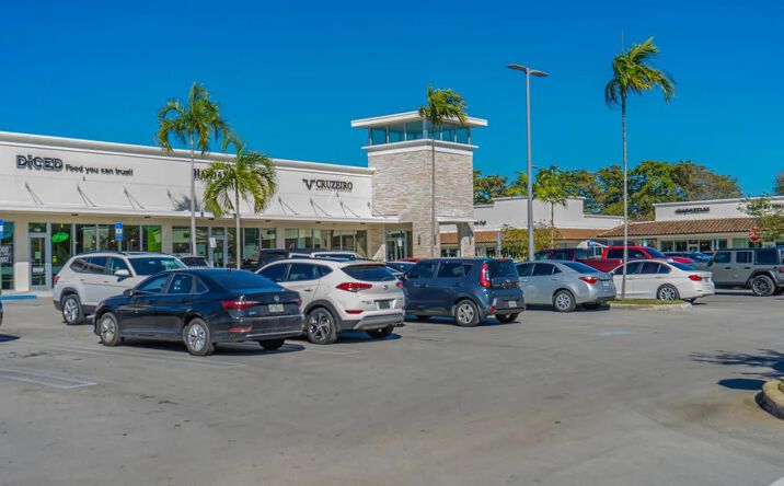 Pictures of Retail property located at 7300 Miami Lakes Dr, Miami Lakes, FL 33014 for lease - image #1