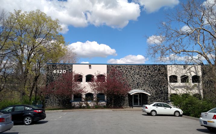 Pictures of Office property located at 4420 NE Chouteau Trafficway, KCMO, MO 64117 for lease - image #1