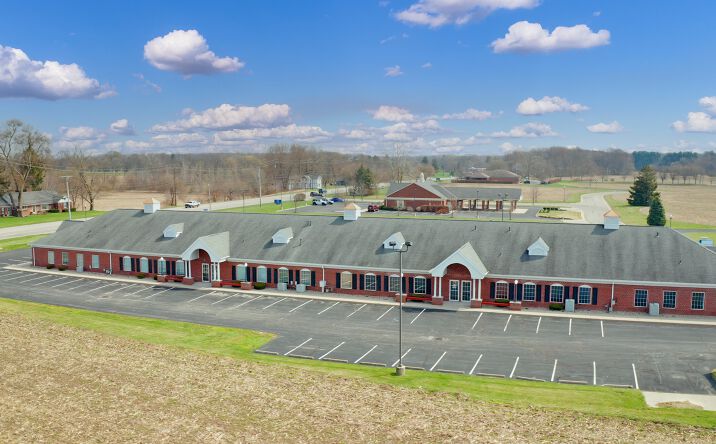 Pictures of Office property located at 1 Turtle Creek Cir, Swanton, OH 43558 for lease - image #1