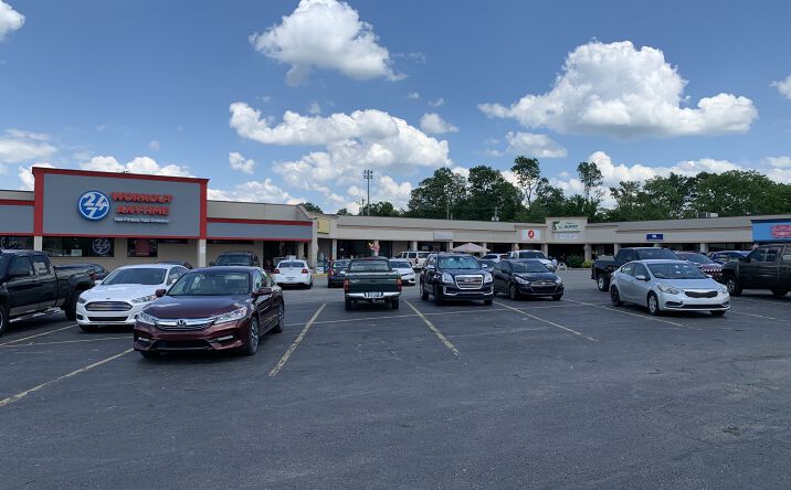 Pictures of Retail, Restaurant property located at 755 W Broadway St, Lawrenceburg, KY 40342 for lease - image #1