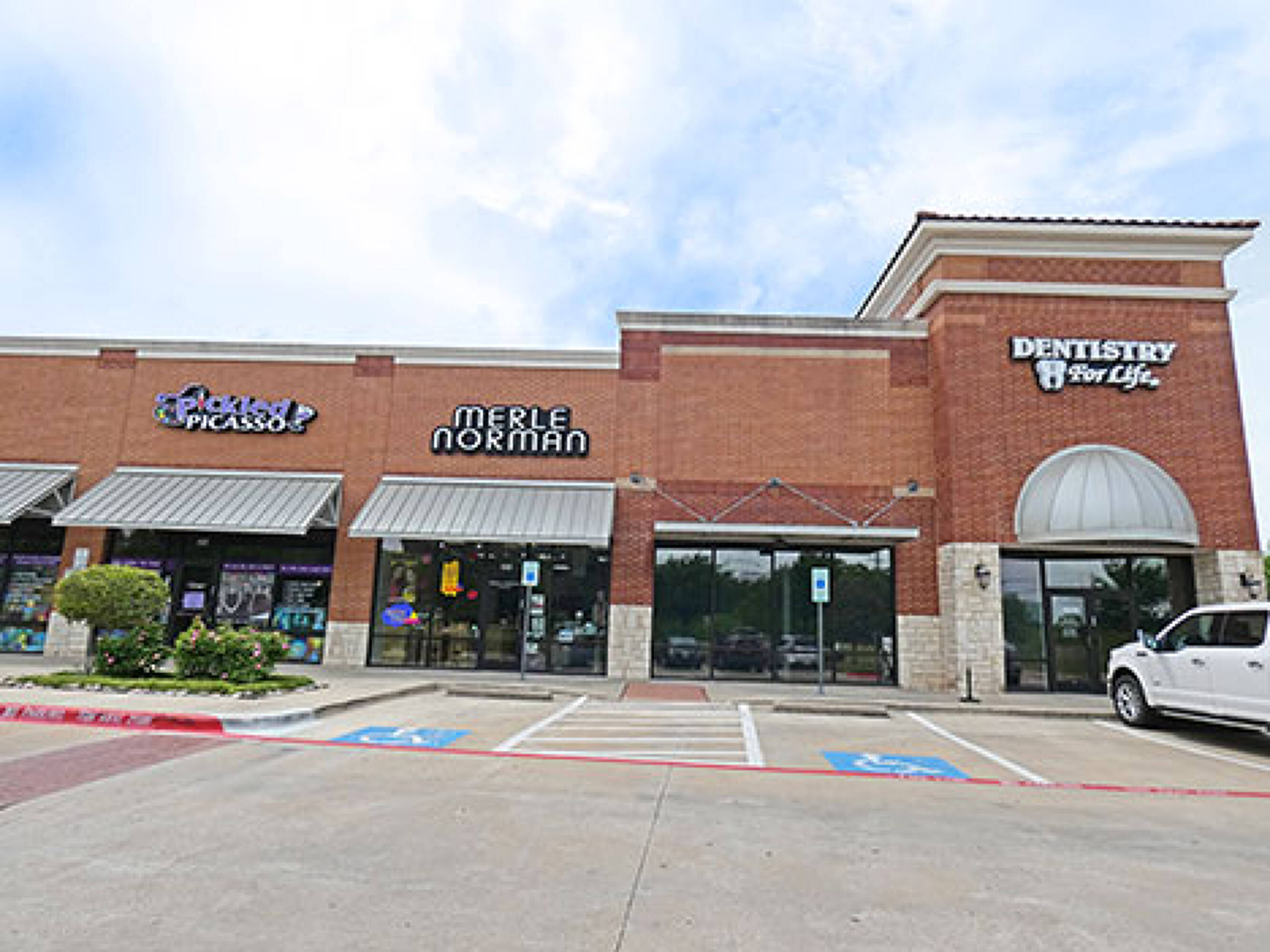 800 S Main St, Keller, TX 76248