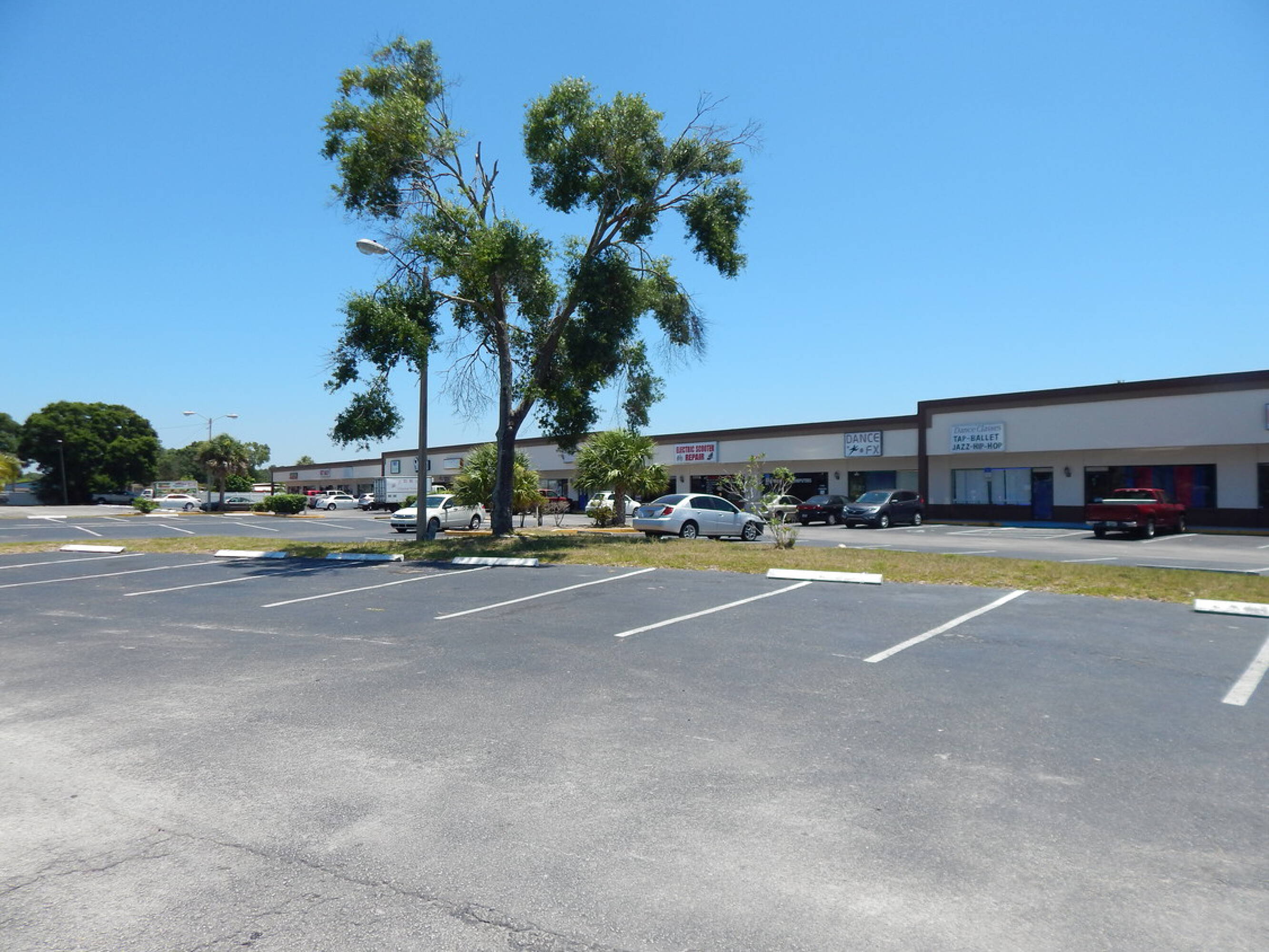 1479 S Belcher Rd, Largo, FL 33771