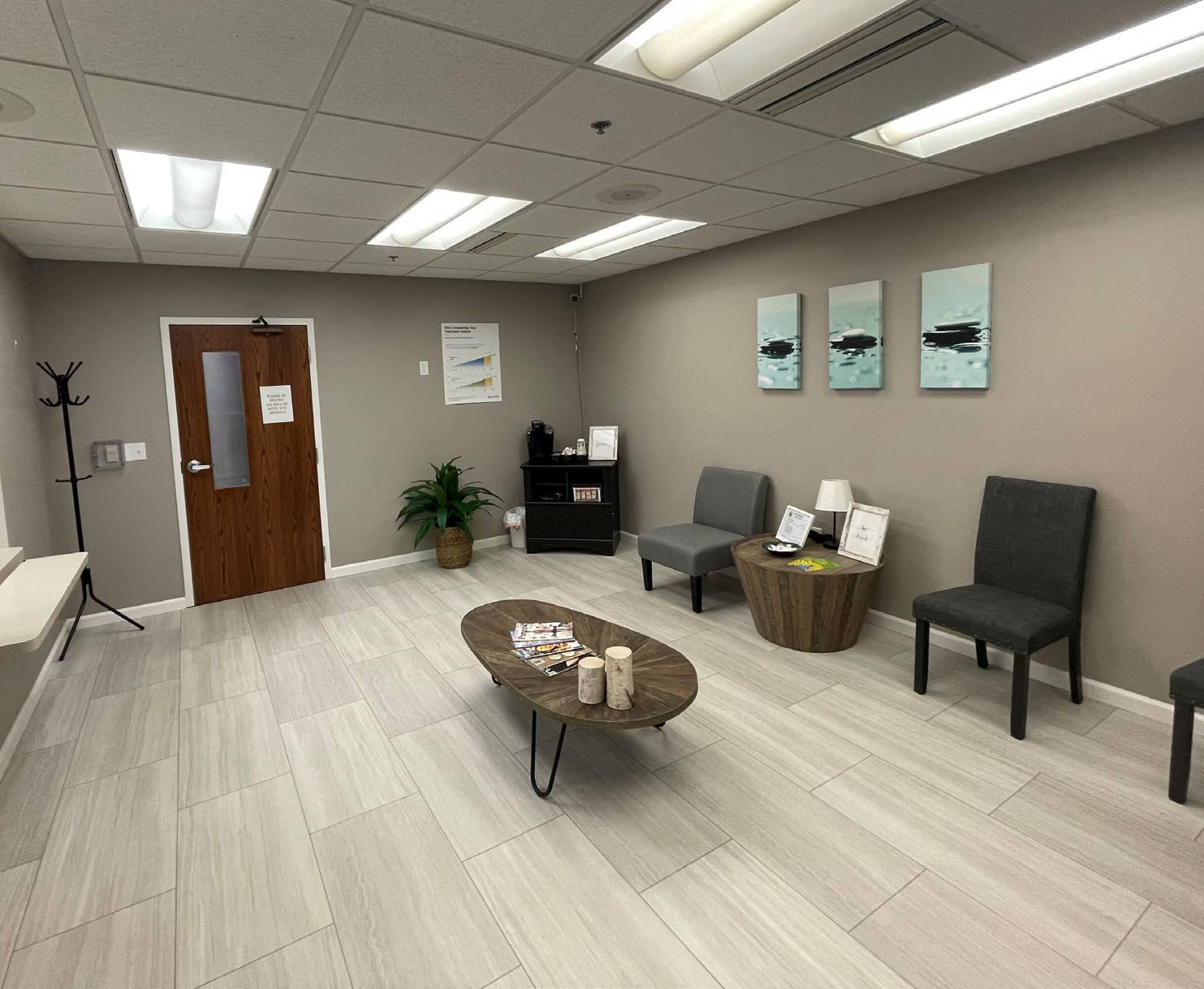 331 E Puetz Rd, Oak Creek, WI 53154