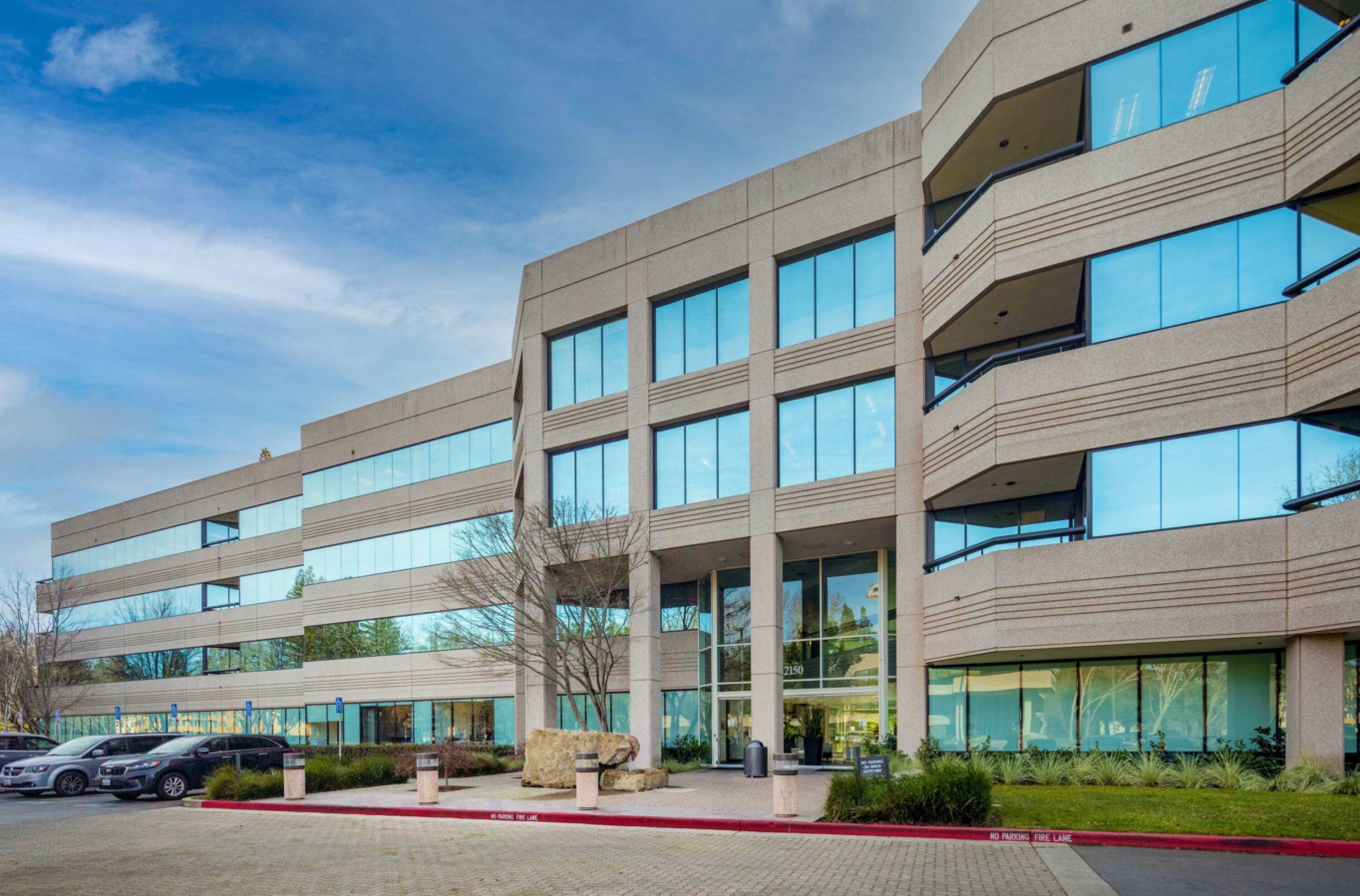 2150 River Plaza Dr, Sacramento, CA 95833